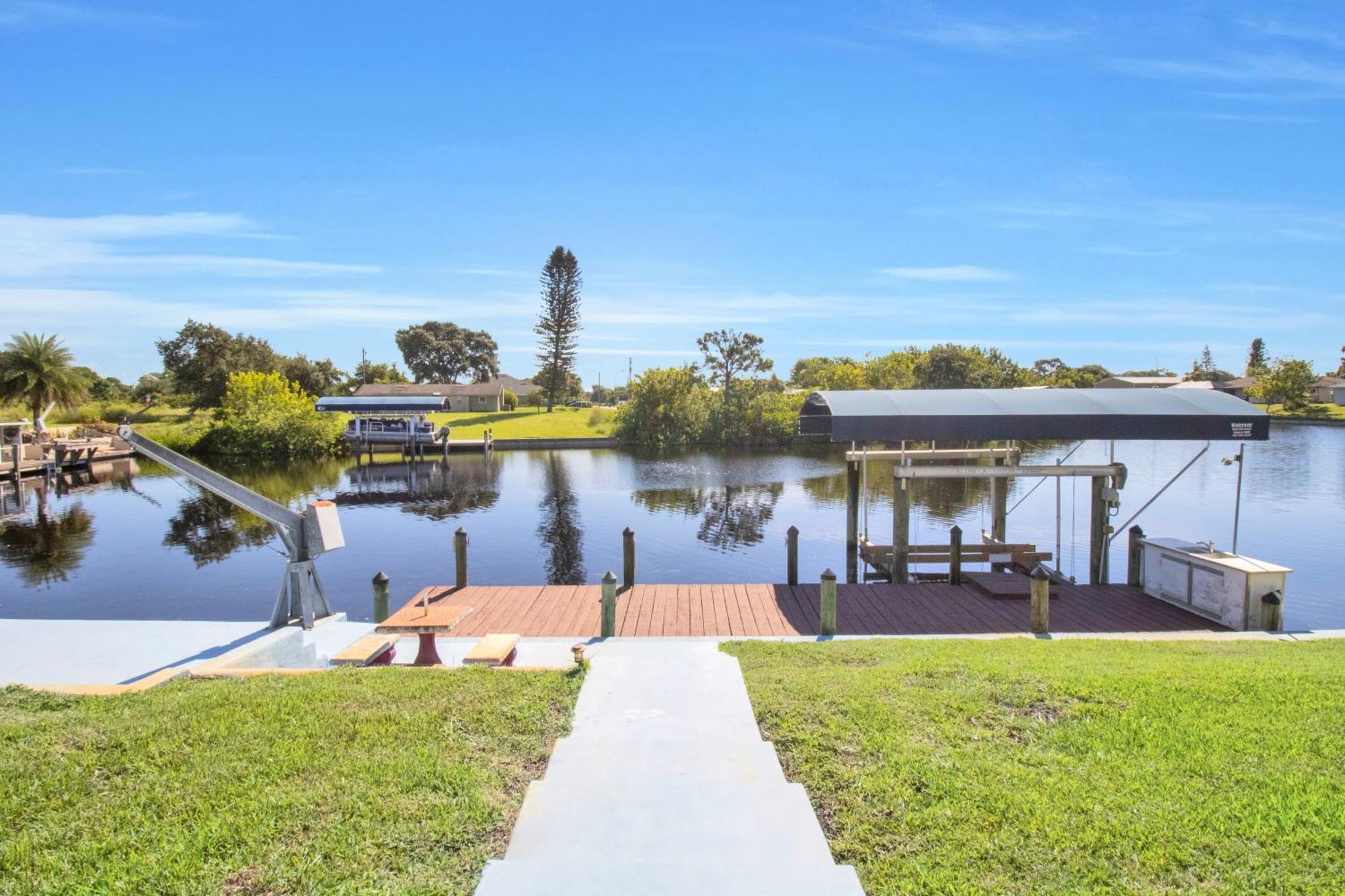 Pet Friendly Canal Front 3-Bedroom Grand Villa With Pool, Linai And Dock Port Charlotte Exterior photo